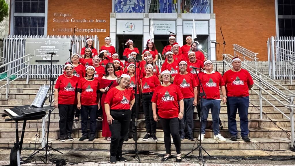 Coro Voz Viva, Camerata Musicando e Papai Noel integram as ações do Natal para Todos em diferentes regiões de Londrina e da zona rural. Foto:Divulgação. 